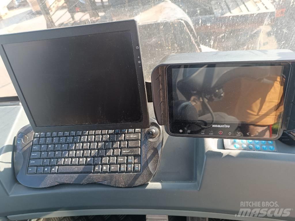 Komatsu KOMATSU 845 Naudoti miškovežiai (Forvarderiai)