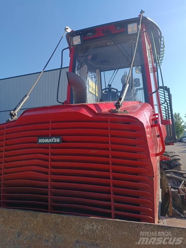 Komatsu KOMATSU 845 Naudoti miškovežiai (Forvarderiai)