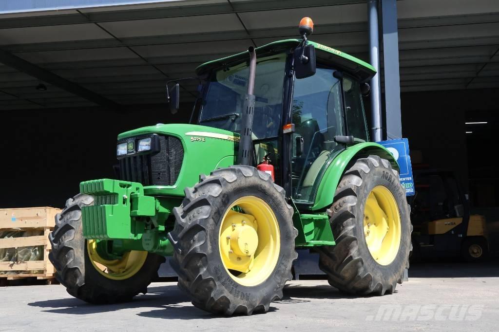 John Deere 5075 E Traktoriai