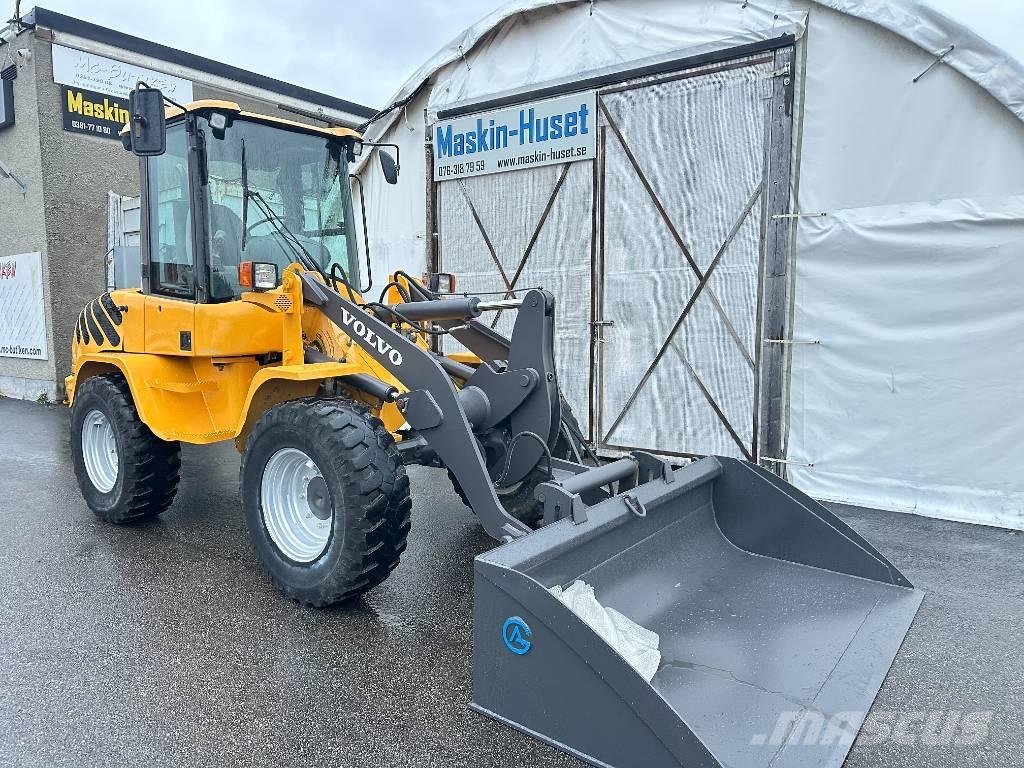 Volvo L30B Naudoti ratiniai krautuvai