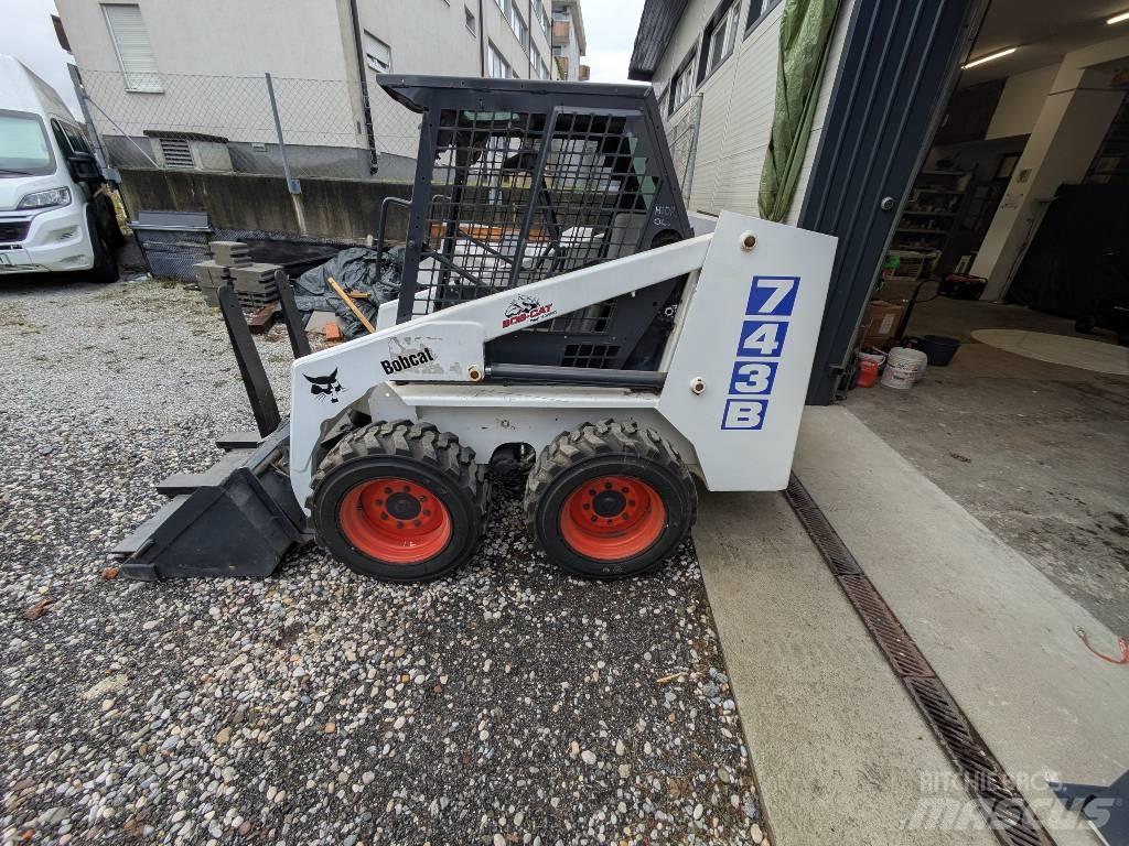Bobcat 743 B Krautuvai su šoniniu pasukimu