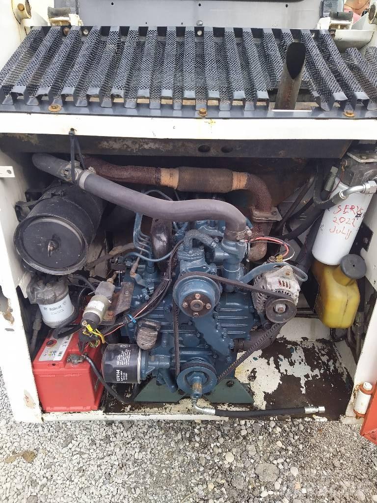Bobcat 743 B Krautuvai su šoniniu pasukimu