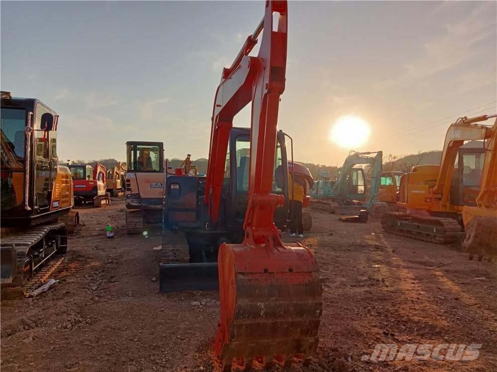 Hitachi ZX60 Mini ekskavatoriai < 7 t