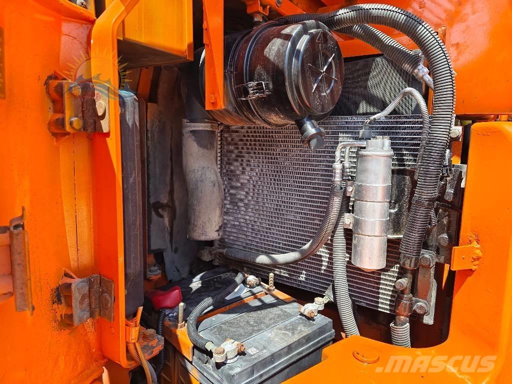 Hitachi ZX 75 Vidutinės galios ekskavatoriai 7-12 t