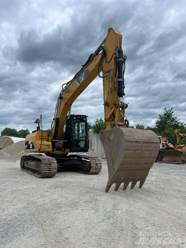 CAT 319 D L Vikšriniai ekskavatoriai