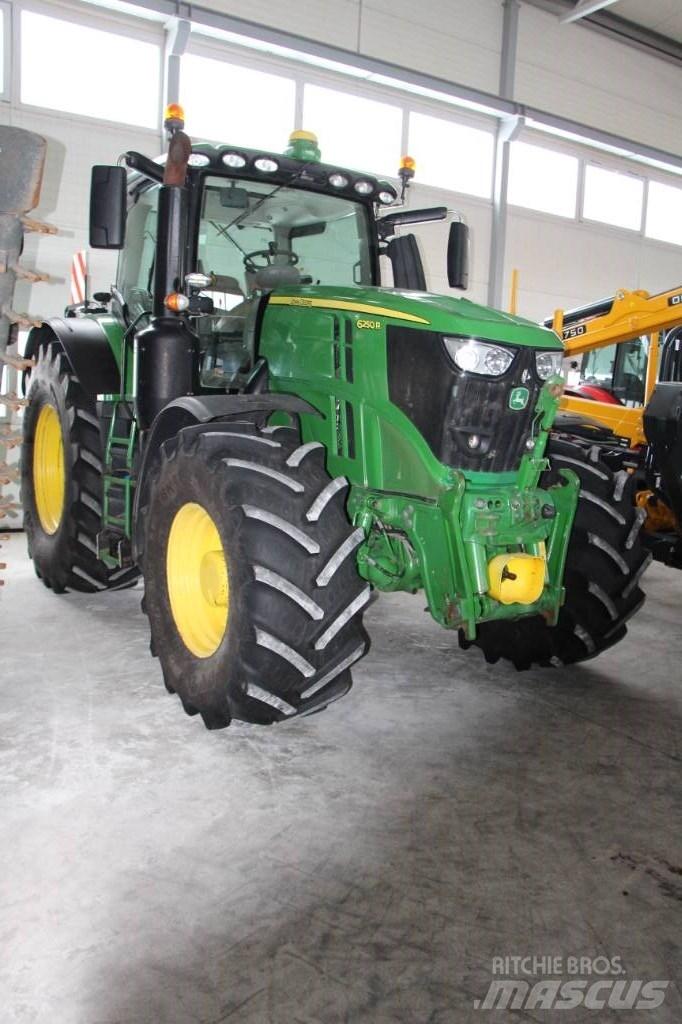 John Deere 6250 R Traktoriai