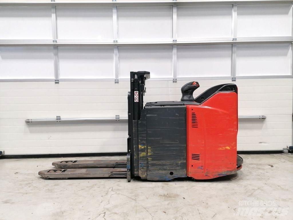 Linde D12 SP Rankiniai vėžimėliai