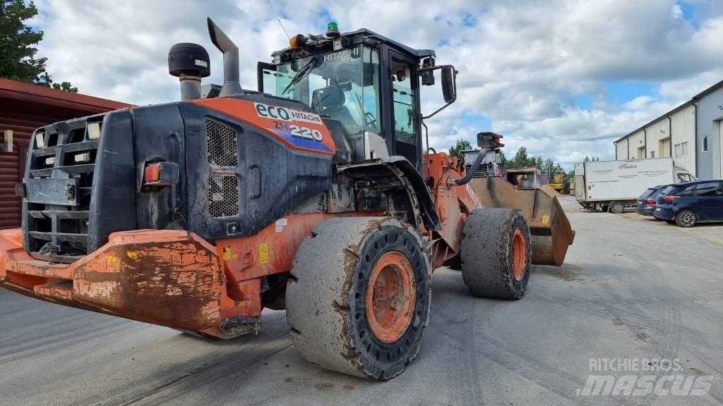 Hitachi ZW 220-6 Naudoti ratiniai krautuvai