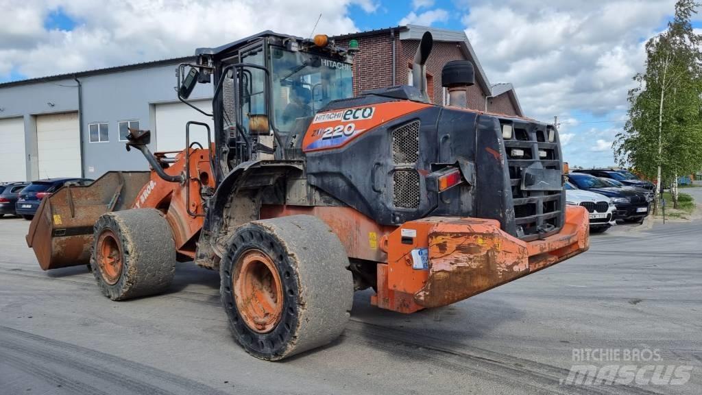 Hitachi ZW 220-6 Naudoti ratiniai krautuvai