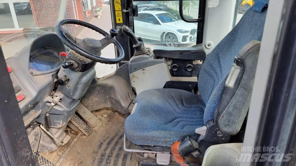 Hitachi ZW 220-6 Naudoti ratiniai krautuvai