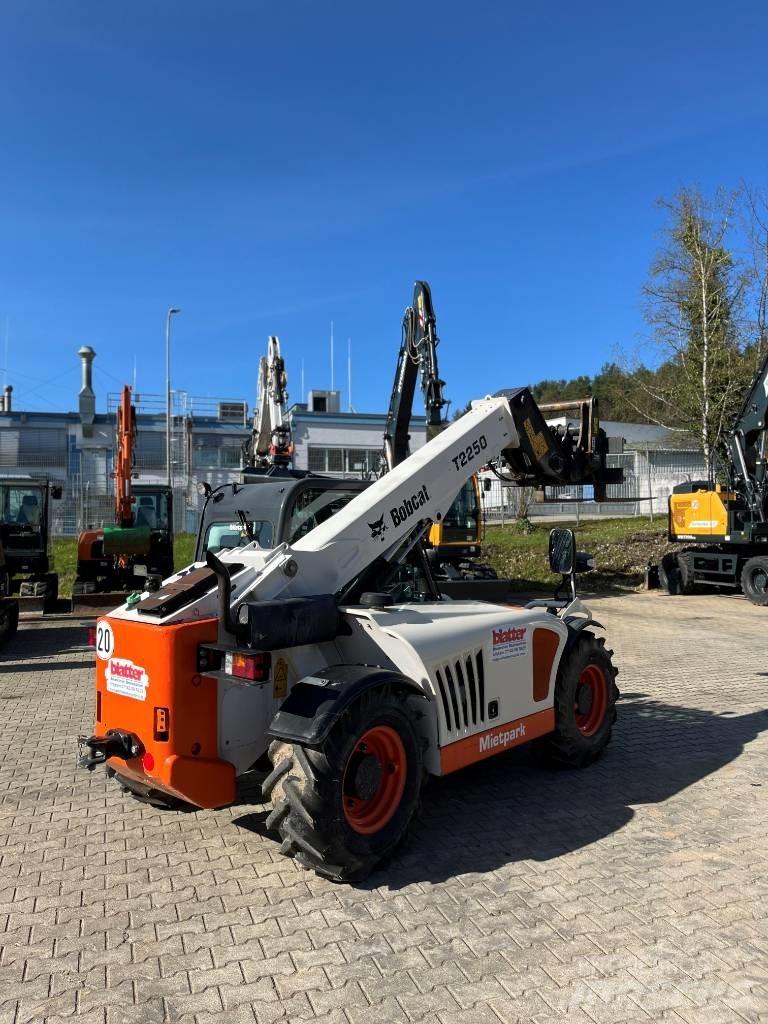 Bobcat T 2250 Teleskopiniai krautuvai