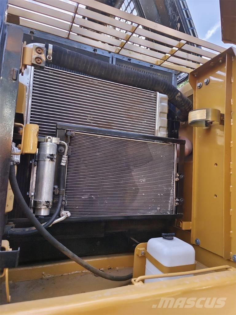 CAT 320 D Vikšriniai ekskavatoriai