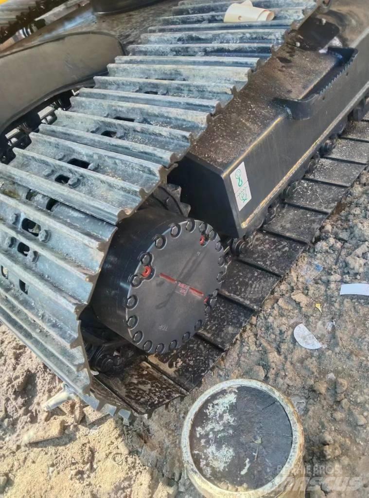 Komatsu PC 220-8 Vikšriniai ekskavatoriai