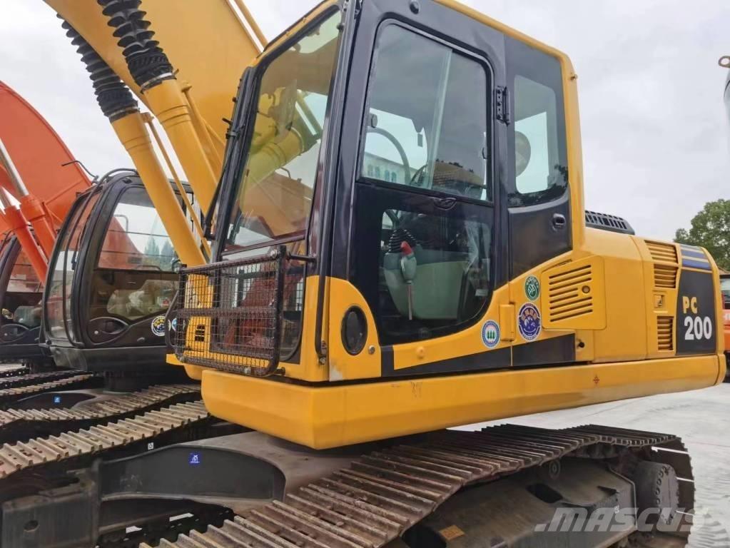 Komatsu PC 200-8 Vikšriniai ekskavatoriai