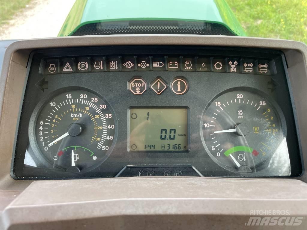John Deere 6920 Traktoriai