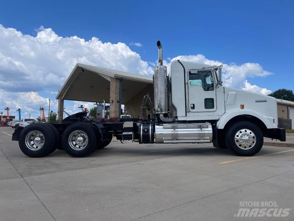 Kenworth T 800 Naudoti vilkikai