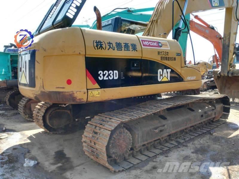 CAT 323 D L Vikšriniai ekskavatoriai