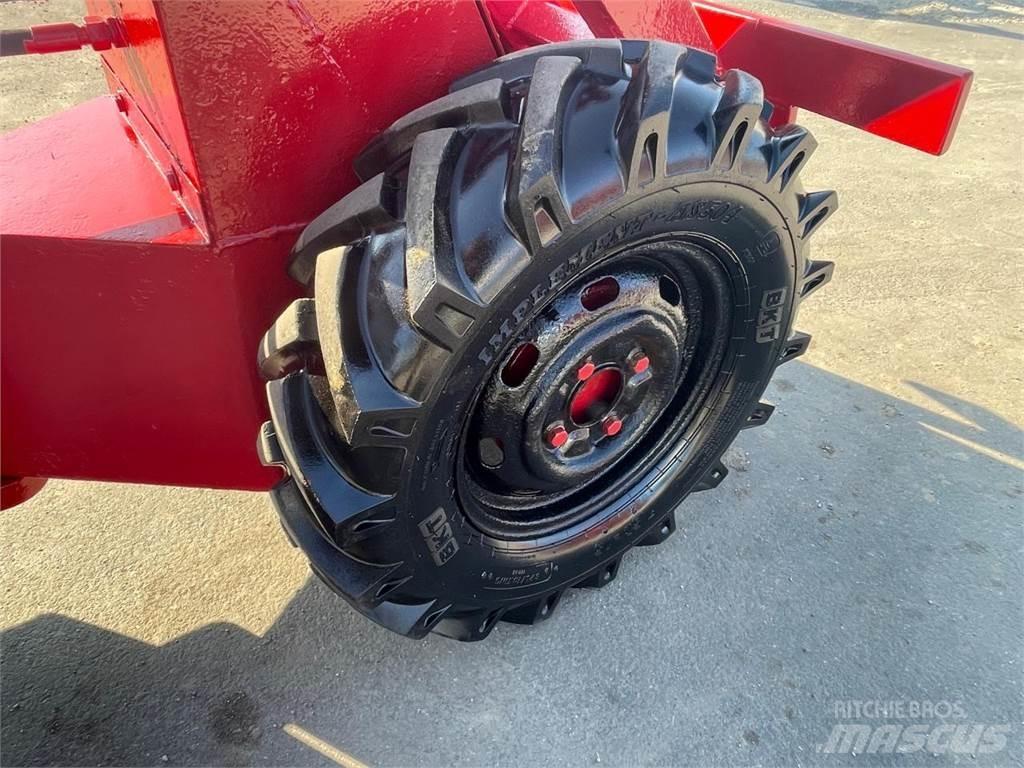 Weidemann 1302 Mini krautuvai