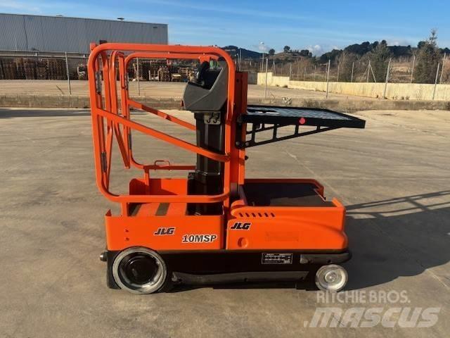 JLG 10 MSP Vertikalūs stiebiniai keltuvai