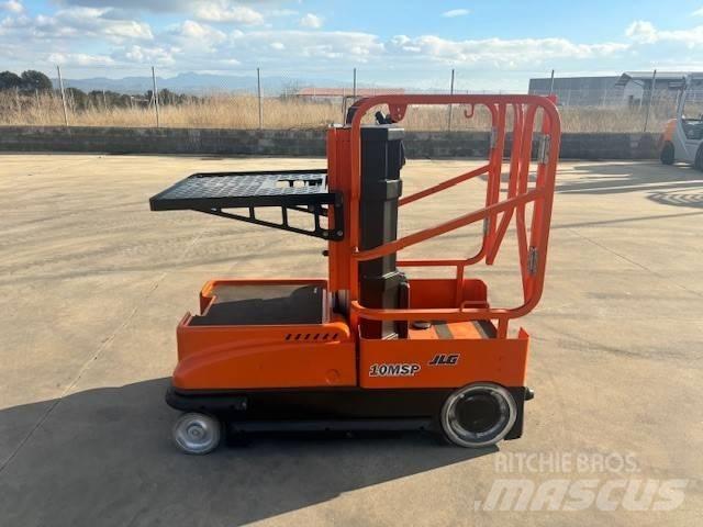 JLG 10 MSP Vertikalūs stiebiniai keltuvai