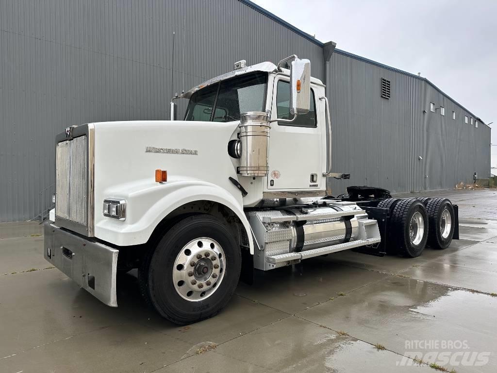 Western Star 4900 SF Naudoti vilkikai