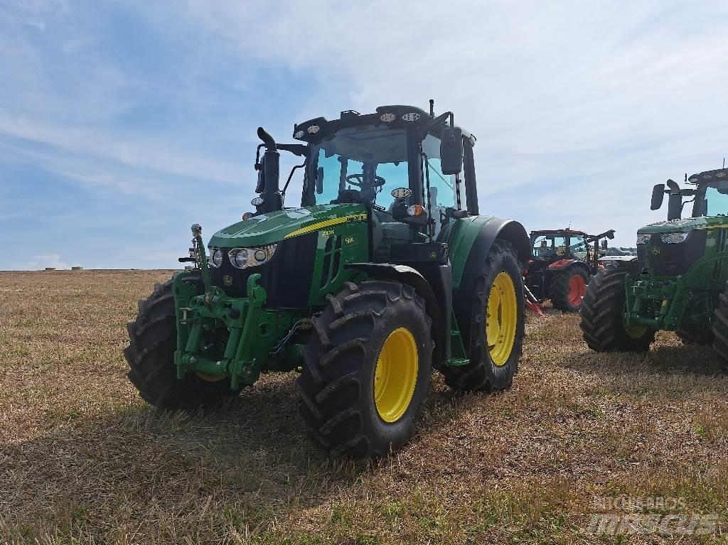 John Deere 6110M Traktoriai