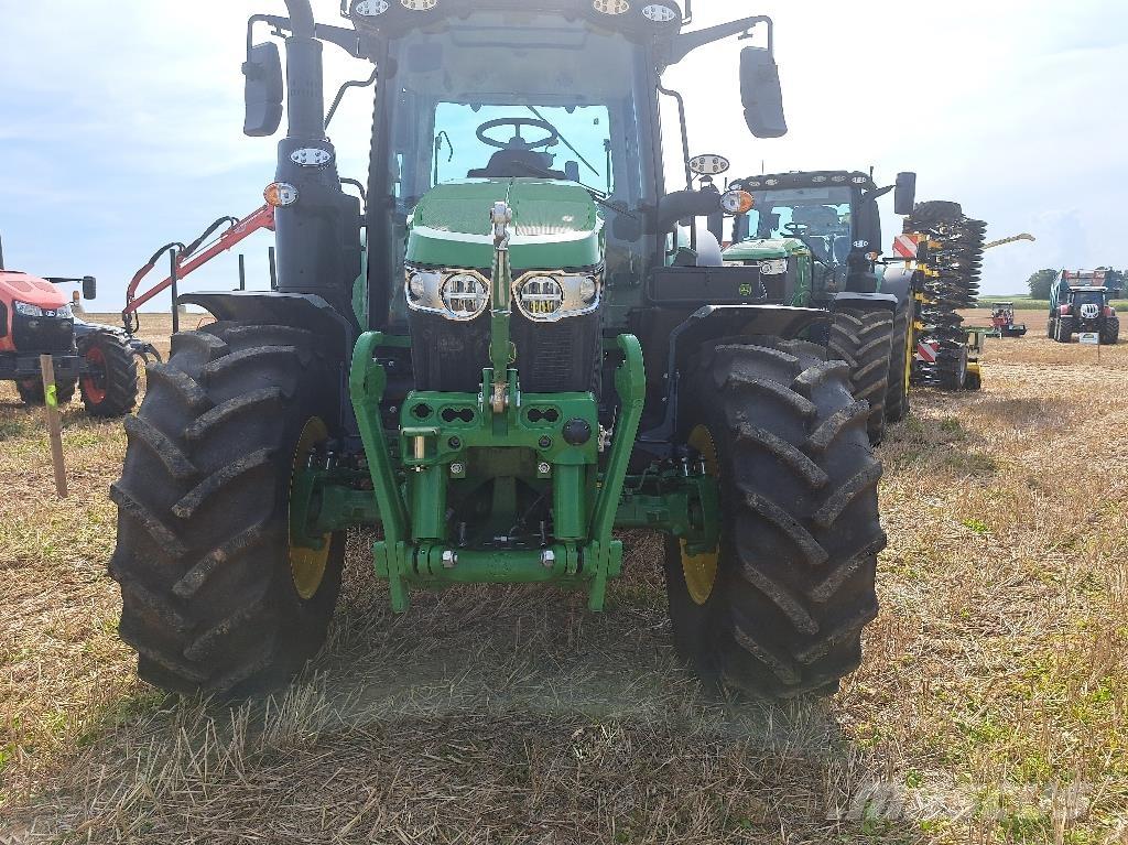 John Deere 6110M Traktoriai