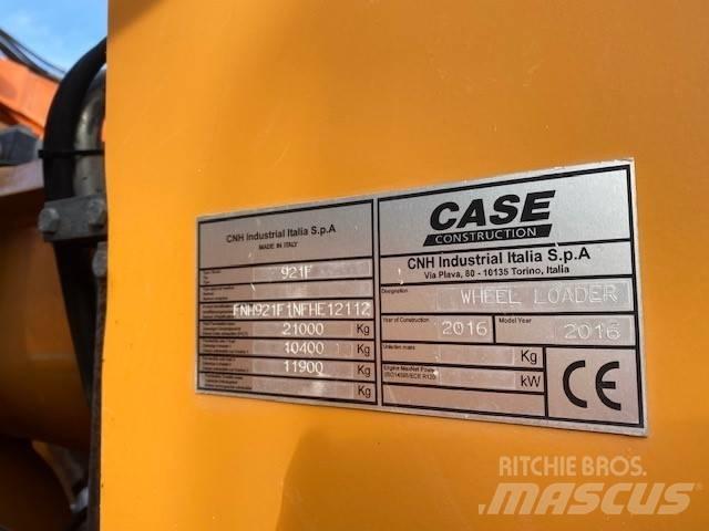 CASE 921F Naudoti ratiniai krautuvai