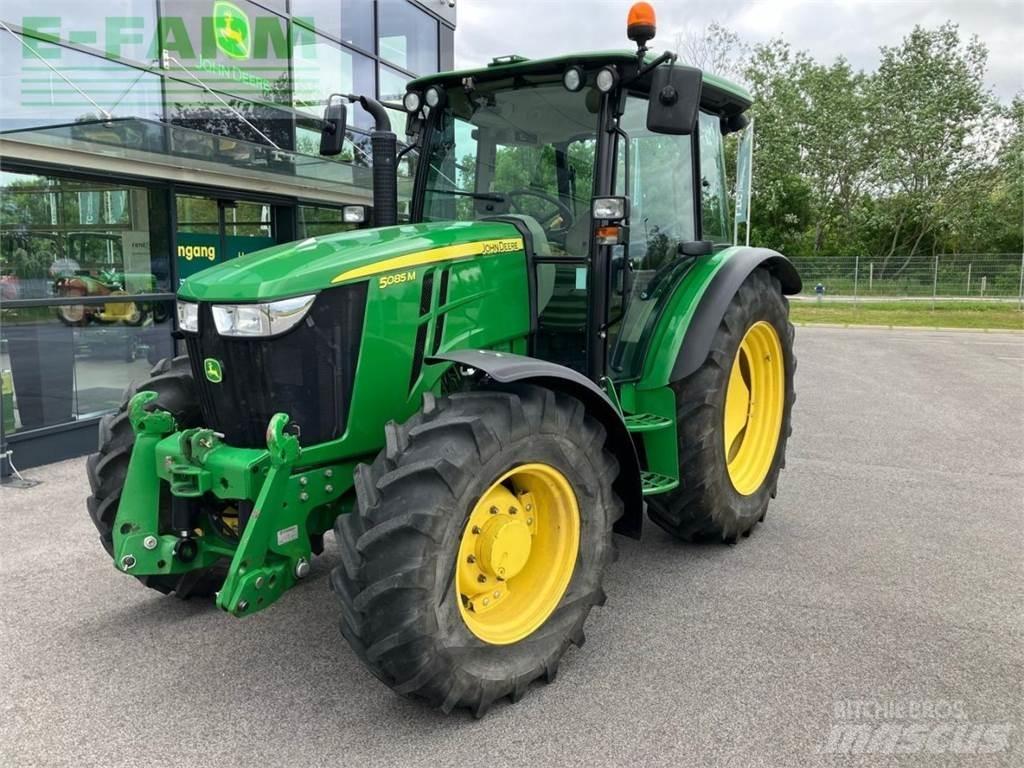 John Deere 5085M Traktoriai