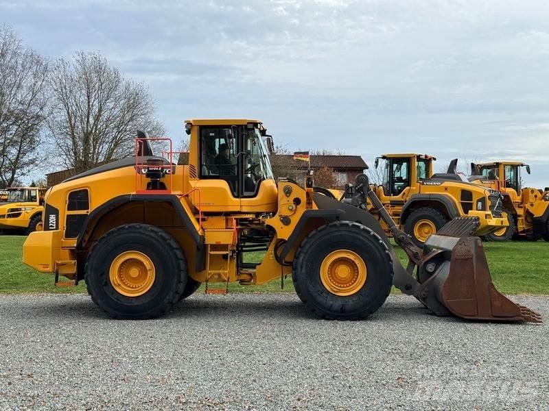 Volvo L 220 H Naudoti ratiniai krautuvai