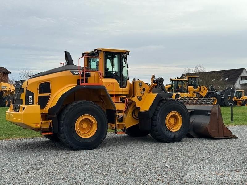 Volvo L 220 H Naudoti ratiniai krautuvai