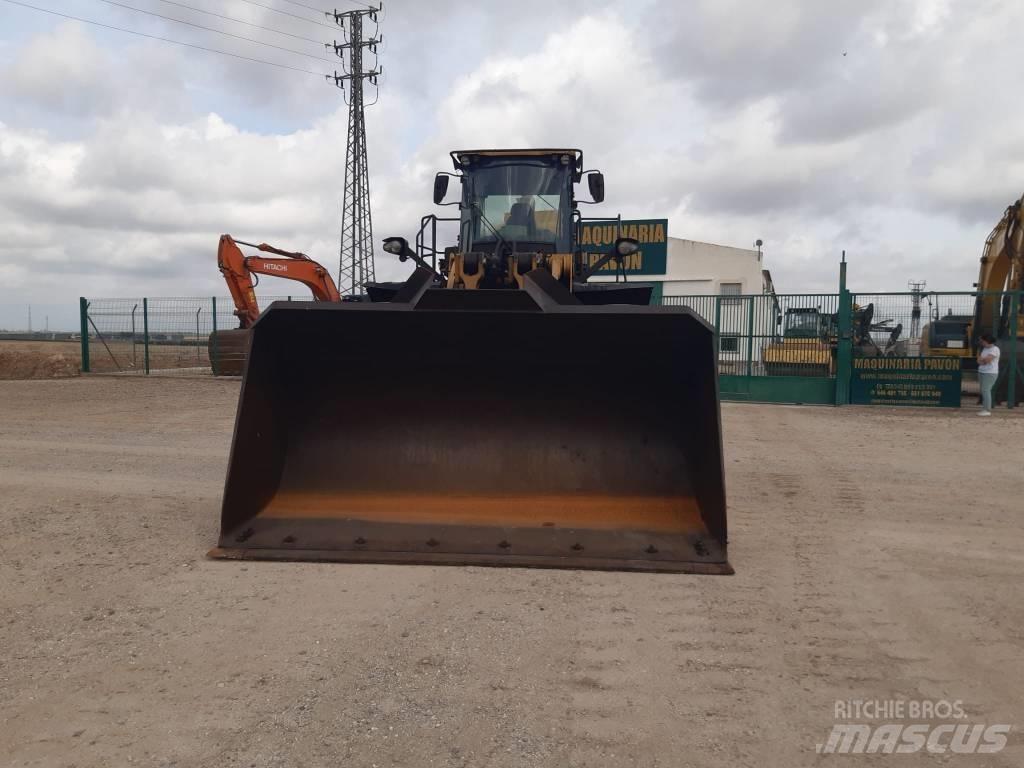 CAT 980 M Naudoti ratiniai krautuvai