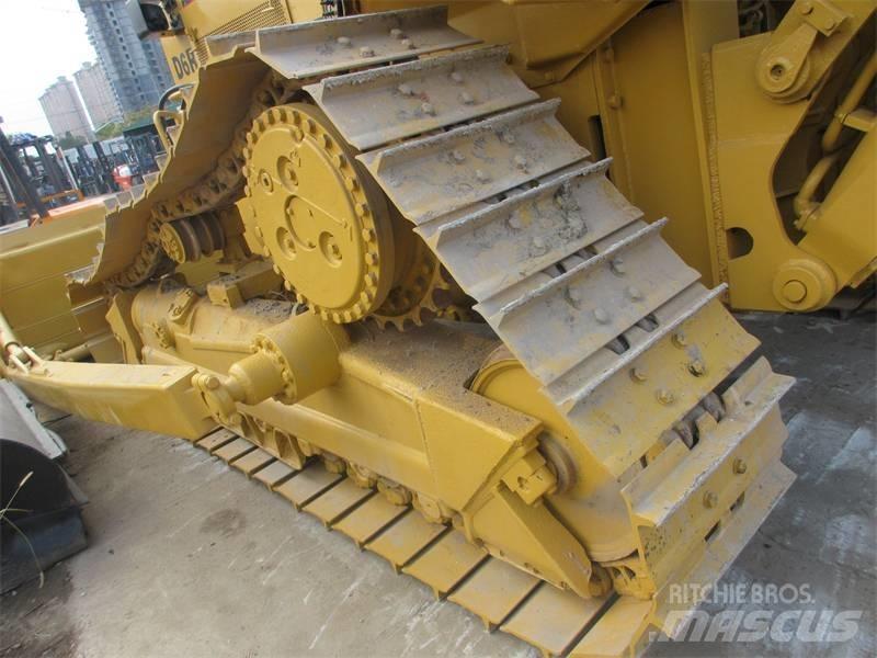 CAT D 6 R Greideriai