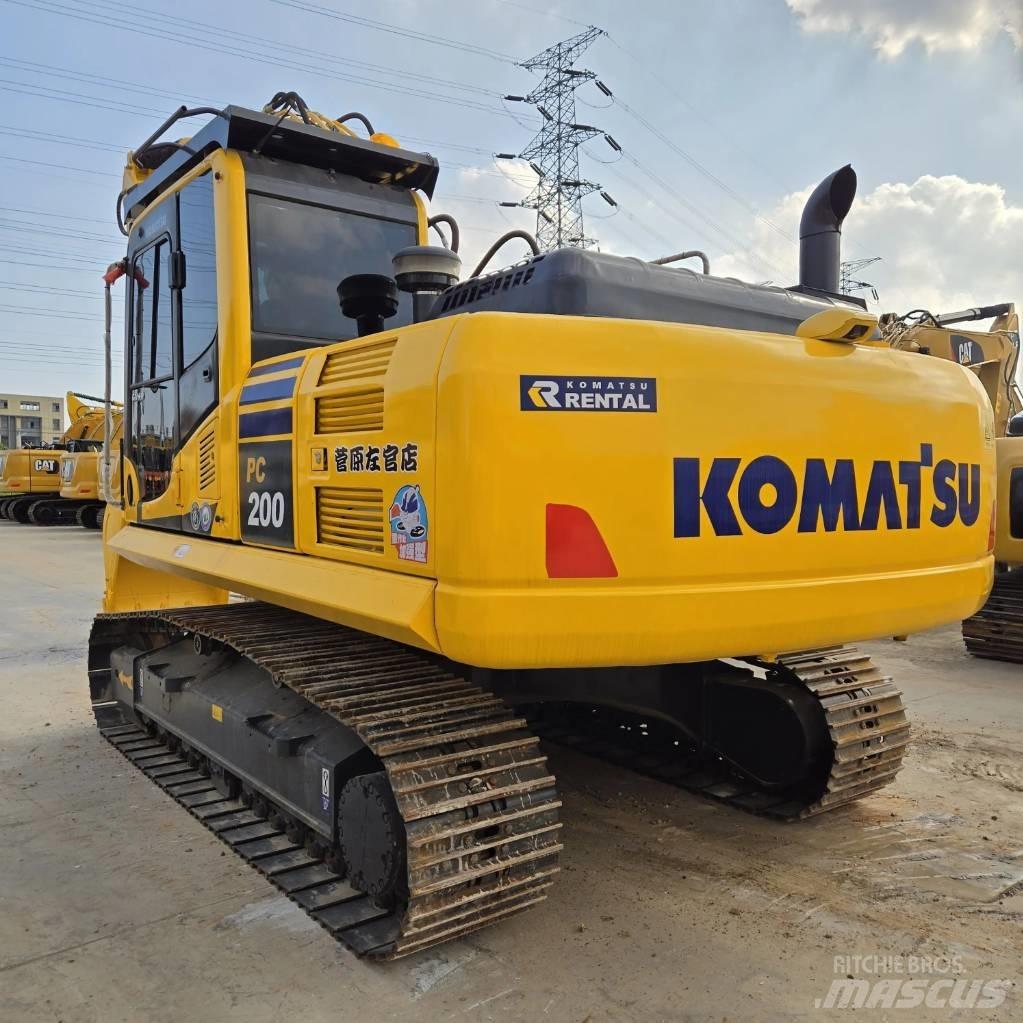 Komatsu PC 200-8 Vikšriniai ekskavatoriai