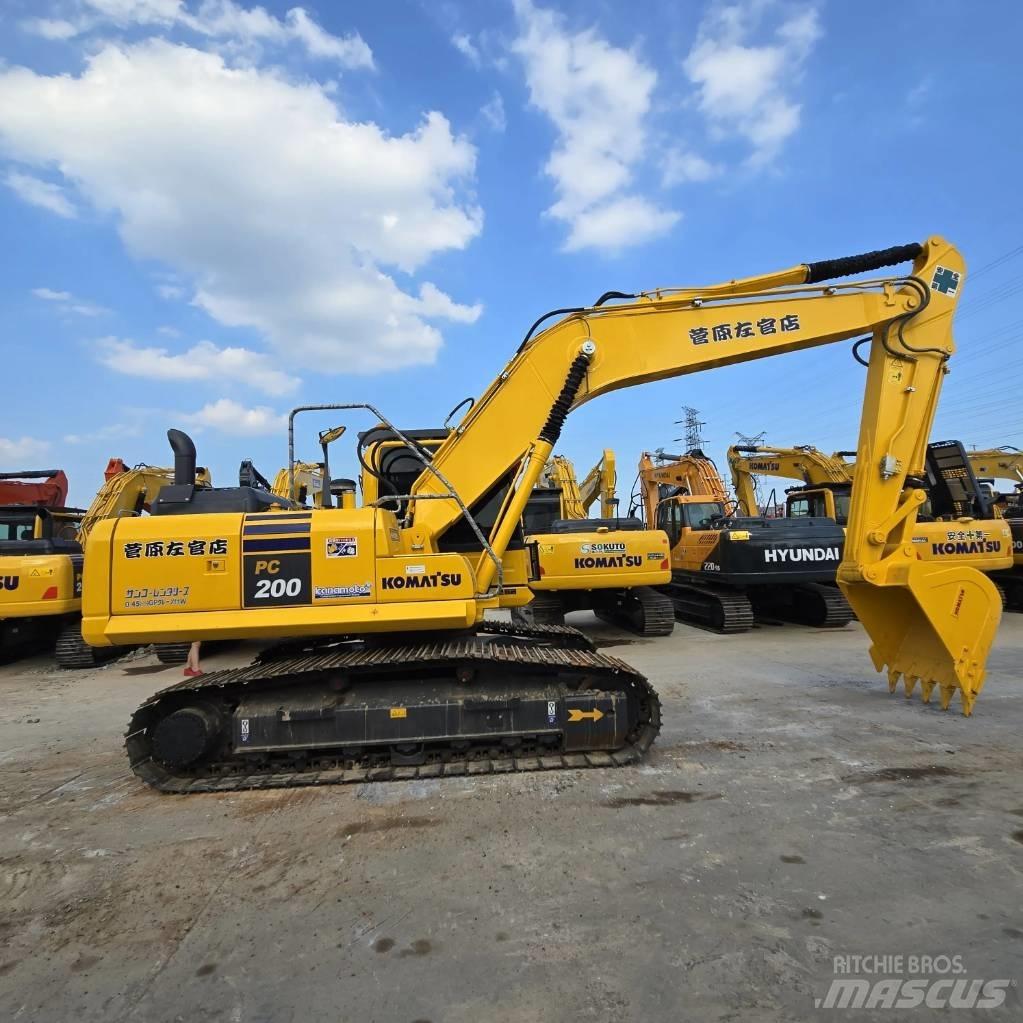 Komatsu PC 200-8 Vikšriniai ekskavatoriai
