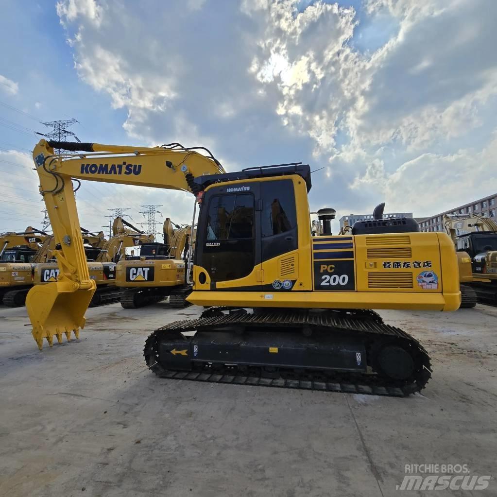 Komatsu PC 200-8 Vikšriniai ekskavatoriai