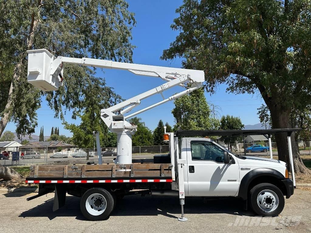 Ford F 550 Ant vilkikų montuojamos kėlimo platformos