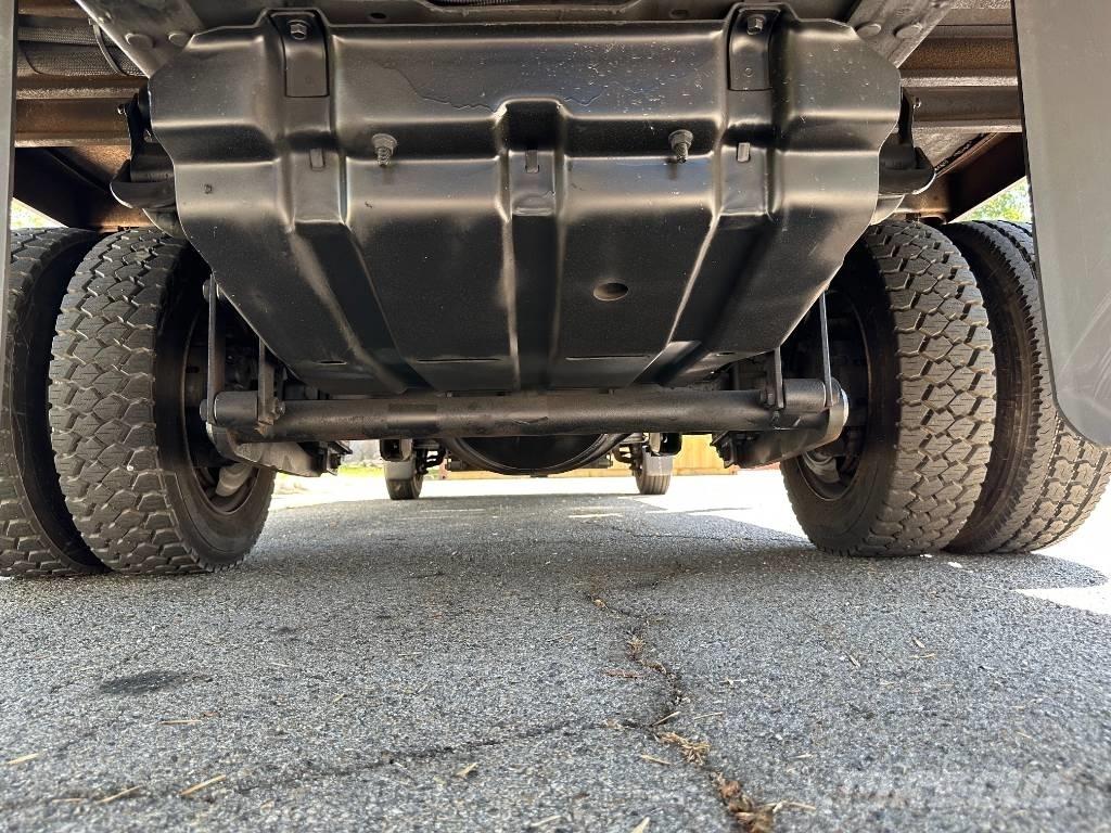 Ford F 550 Ant vilkikų montuojamos kėlimo platformos