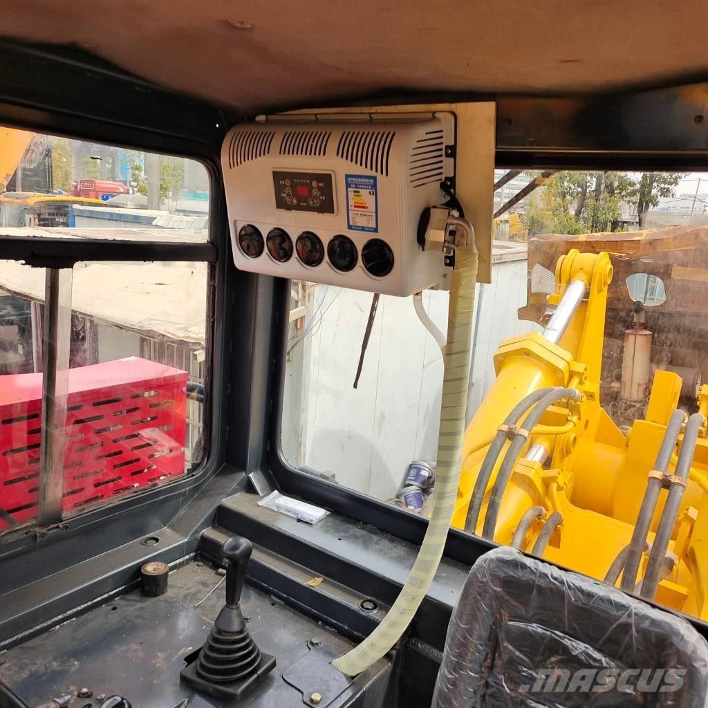 Shantui SD 32 Vikšriniai buldozeriai