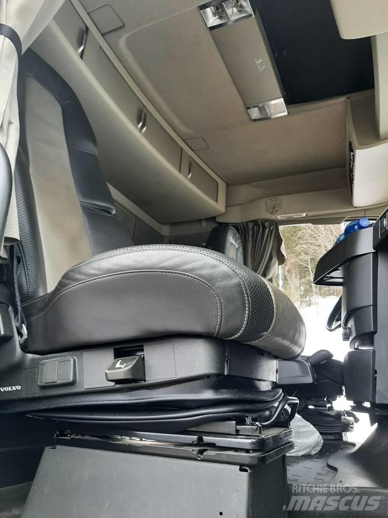 Volvo FH 13 Konteinerių nuožulnaus pakėlimo ant platformos krautuvai