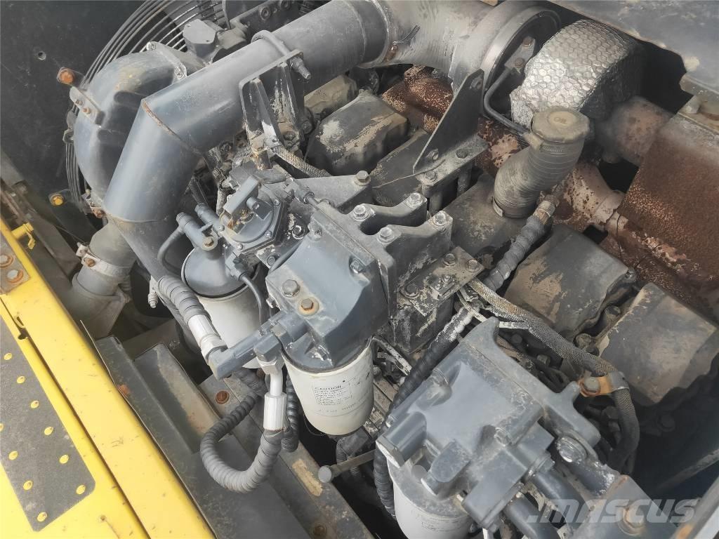 Komatsu PC460-8 Vikšriniai ekskavatoriai