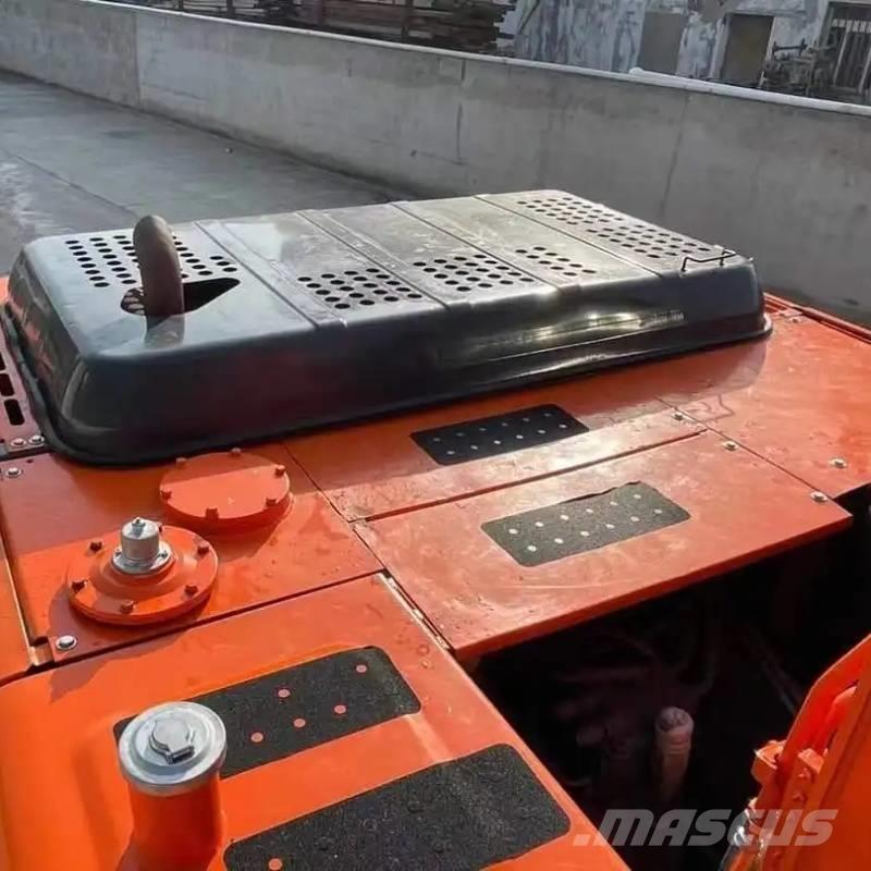 Hitachi ZX 200 Vikšriniai ekskavatoriai