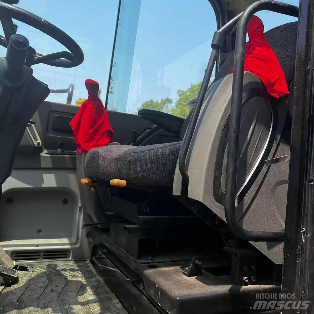 Hyundai R60W-7 Ratiniai ekskavatoriai