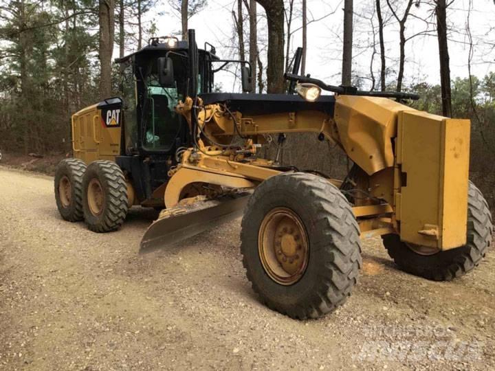 CAT 12M2 Greideriai