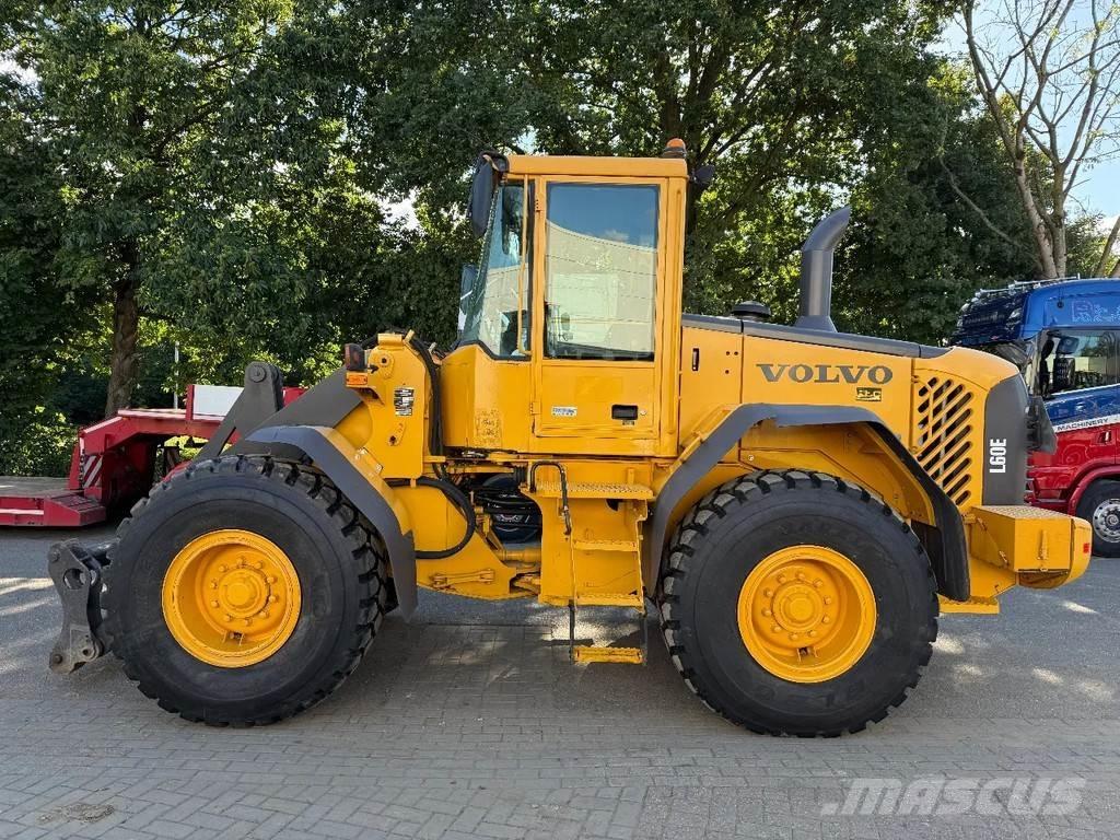 Volvo L60E Naudoti ratiniai krautuvai