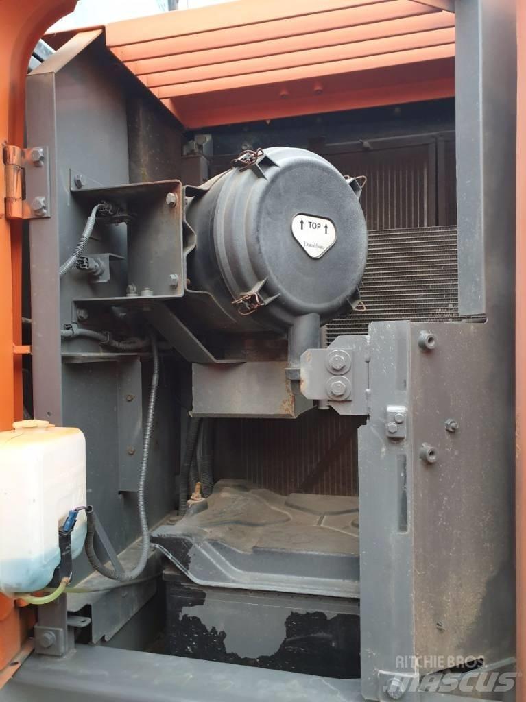 Hitachi ZX225USLC-3 Vikšriniai ekskavatoriai