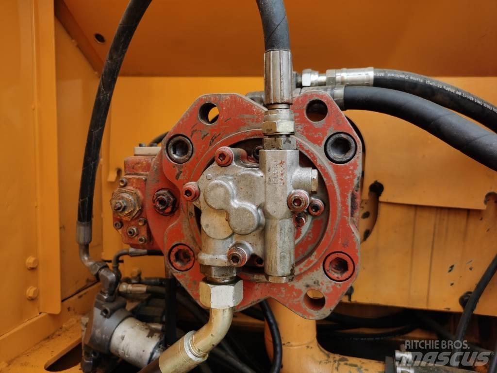 Hyundai R225LC-7 Vikšriniai ekskavatoriai