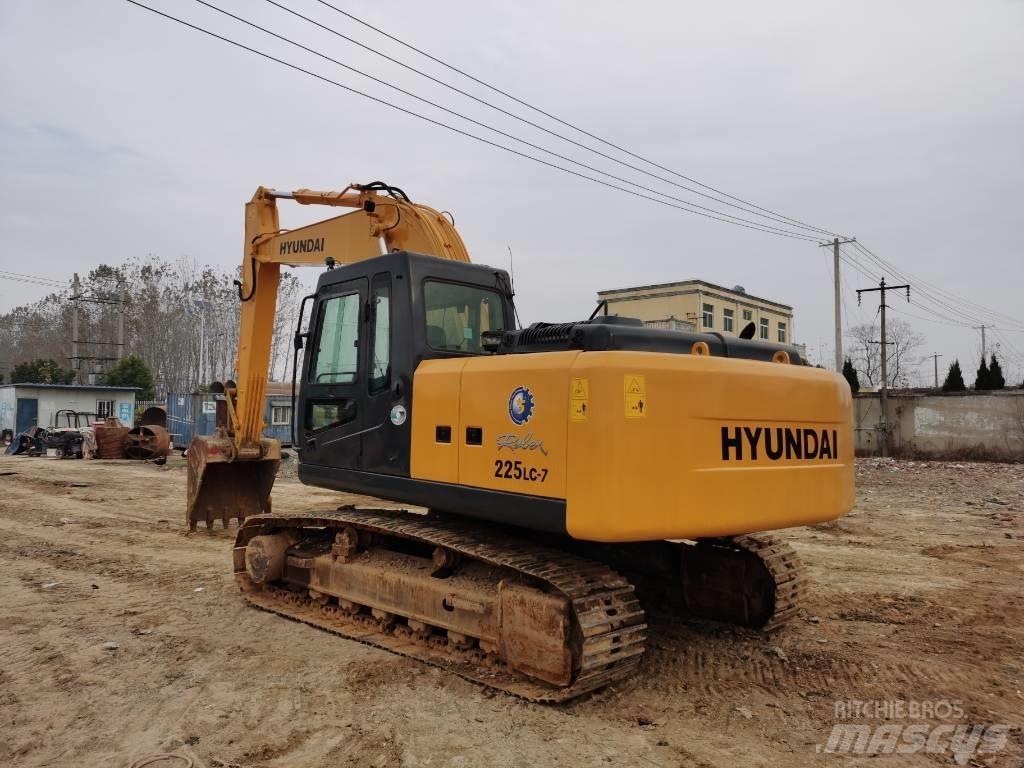 Hyundai R225LC-7 Vikšriniai ekskavatoriai