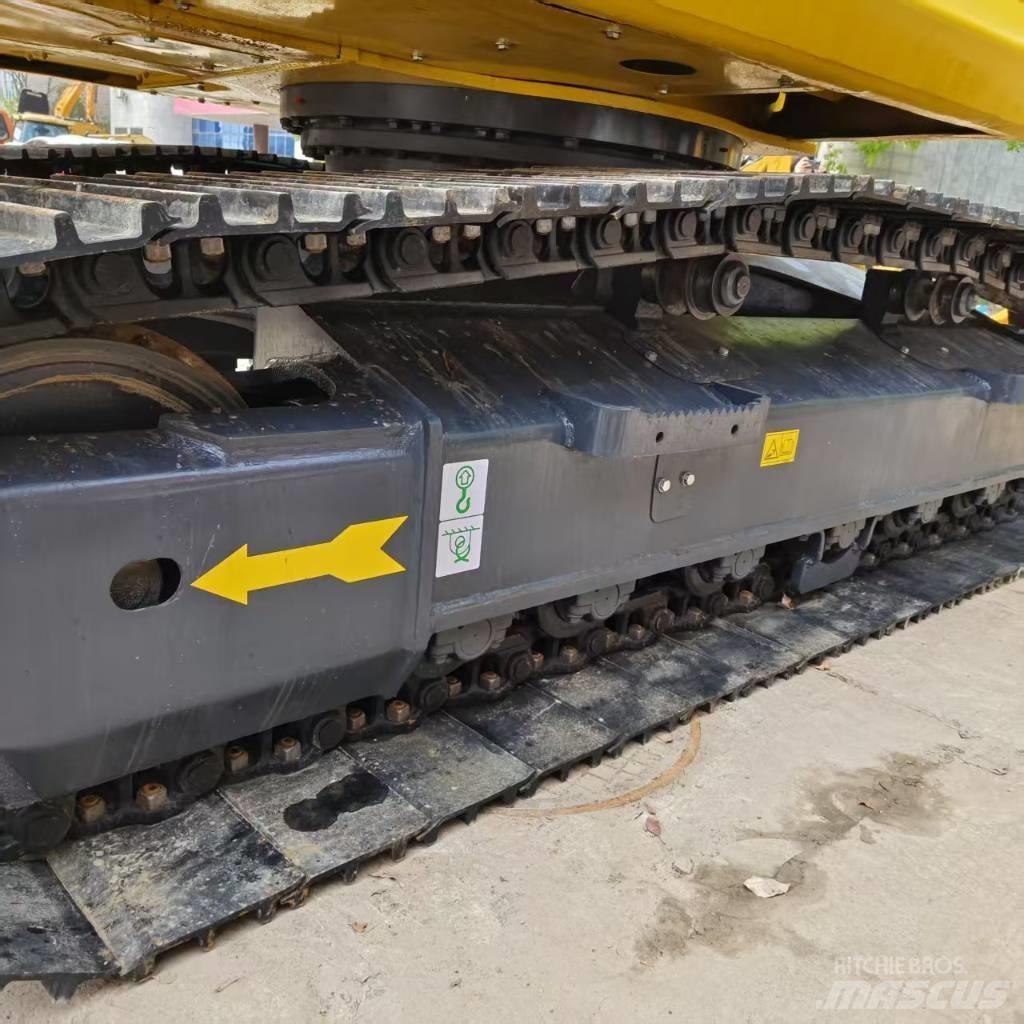 Komatsu PC 200-8 Vikšriniai ekskavatoriai