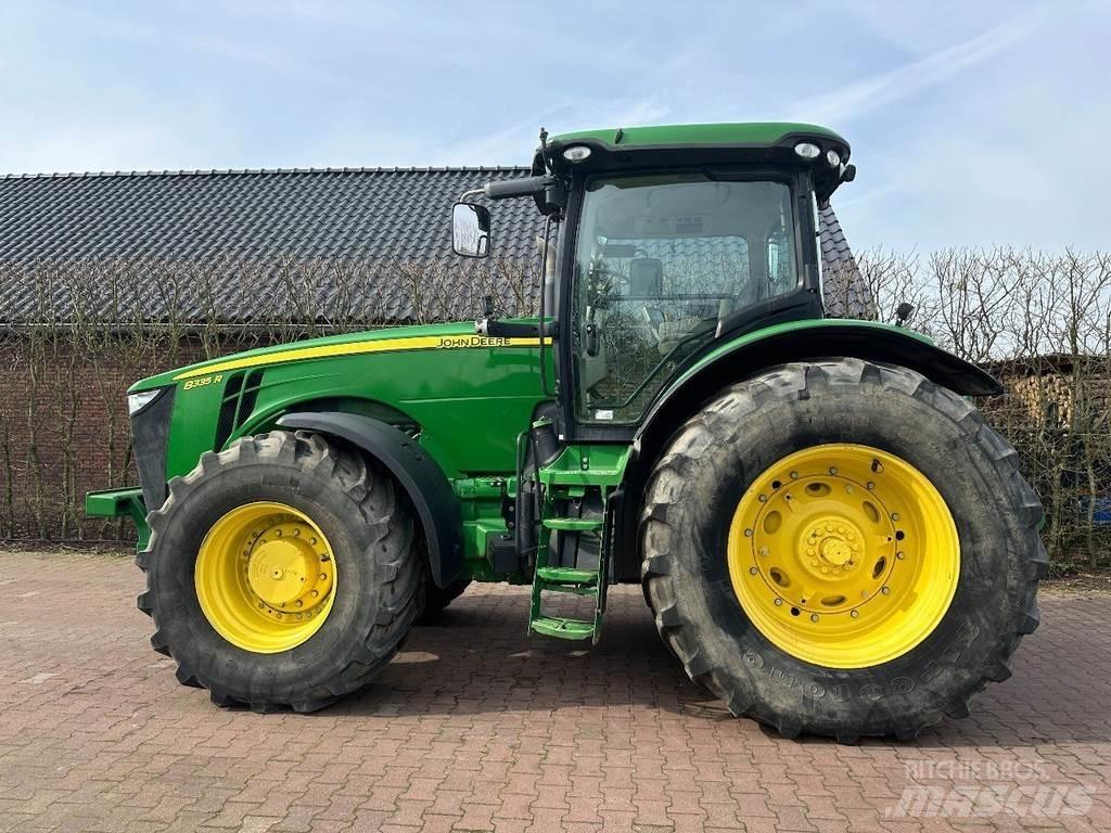John Deere 8335R Traktoriai